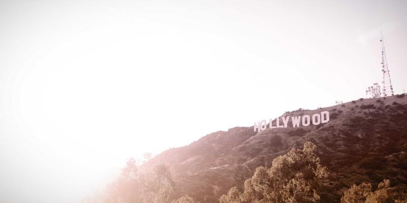 奢侈品联名企业礼品定制：以创意设计与心意正，打造品牌溢价新高度