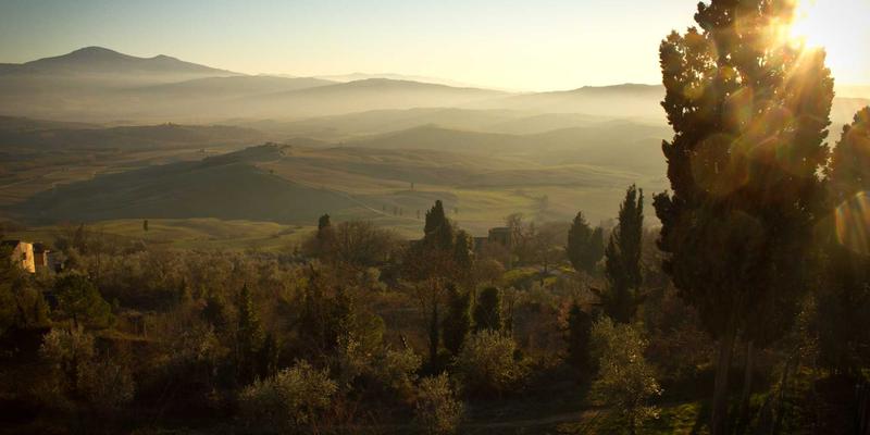 礼品定制对比：纪念品设计、个性化礼物与心意正，如何选择最能传情达意的馈赠？